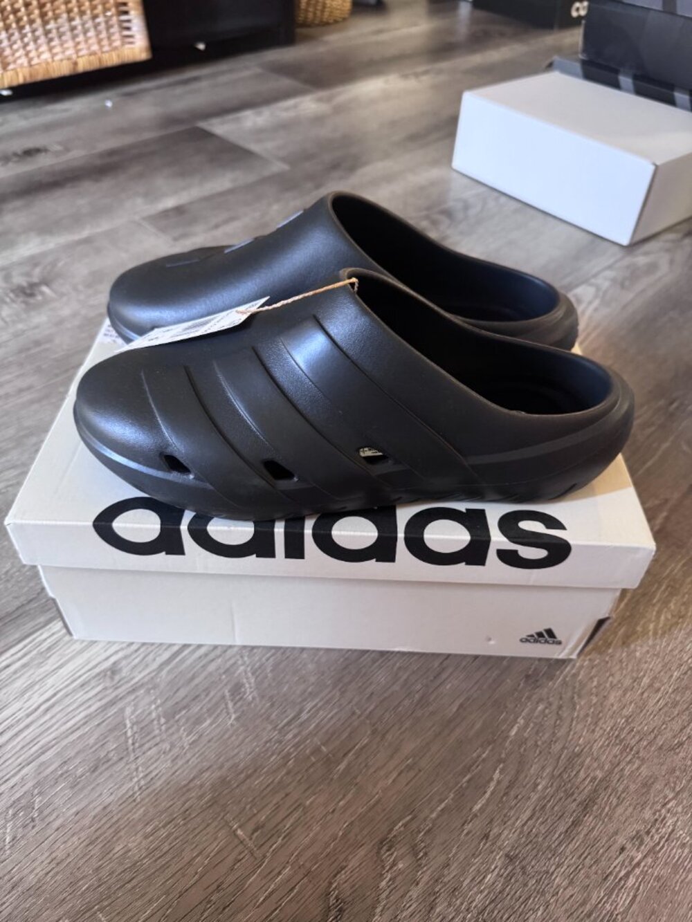 Men 8 Women 9 - unisex adidas adicane clog black